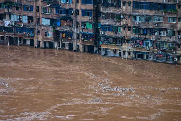 Picture 2 of Scary images of the 'cataclysm' in Southern China