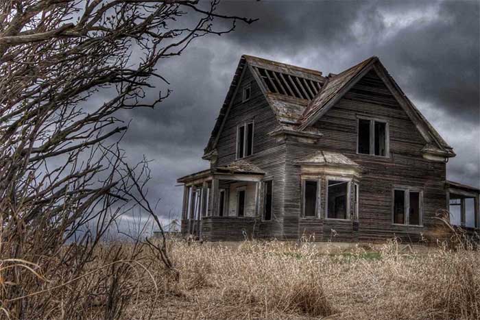 Picture 1 of Science reveals surprising truths about haunted houses