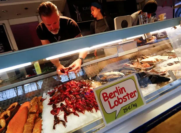 Picture 3 of Scientists say: Eating crayfish is the best way to eradicate this terrifying virgin animal