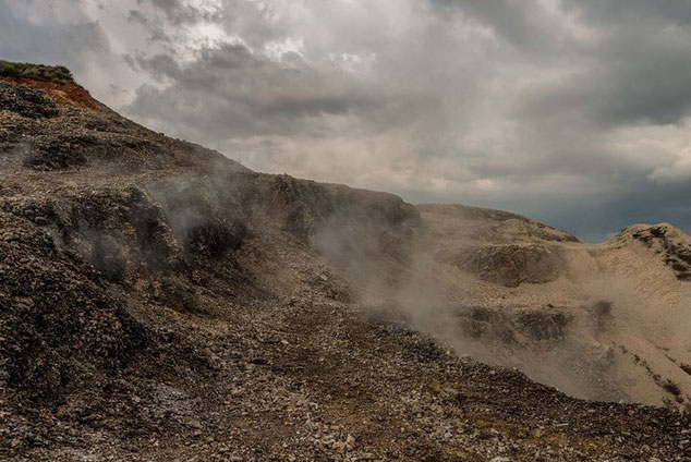 Secret of the world's oldest geothermal power plant in 'Devil's Valley' Picture 3