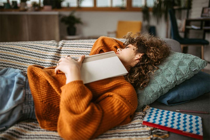 Picture 1 of Seemingly harmless habits that ruin your sleep