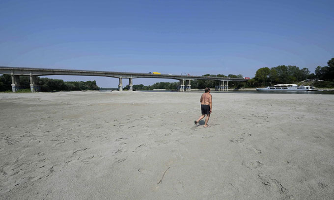 Shipwreck on the bottom of the river was discovered due to a record drought Picture 2