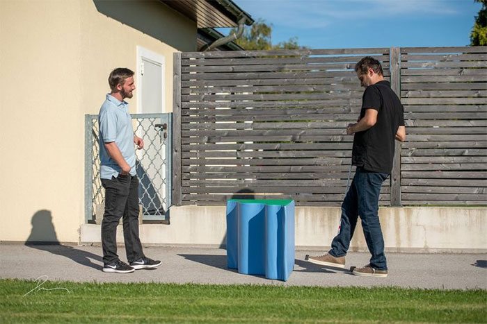 Shoes with artificial intelligence help blind people avoid obstacles Picture 4