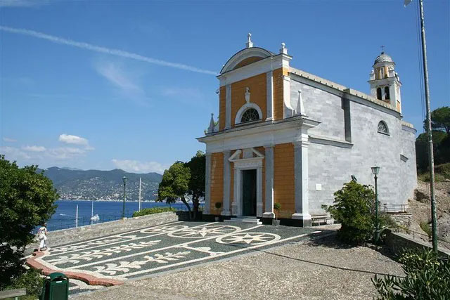 Small fishing village in Italy is known as the 'hidden of the rich': What's so attractive? Picture 7