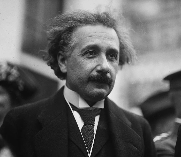 Picture 1 of Solar eclipse proves the genius and extraordinary intelligence of Albert Einstein