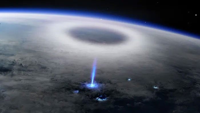 Space station detector finds source of strange 'blue ray' lightning Picture 1
