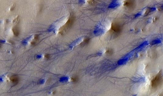 Picture 2 of Spacecraft captures strange 'evil traces' on another planet