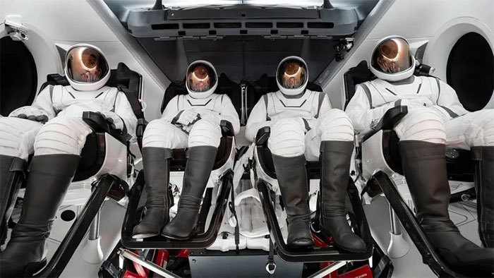 Picture 1 of SpaceX announced a new spacesuit, different from NASA's, Roscosmos?
