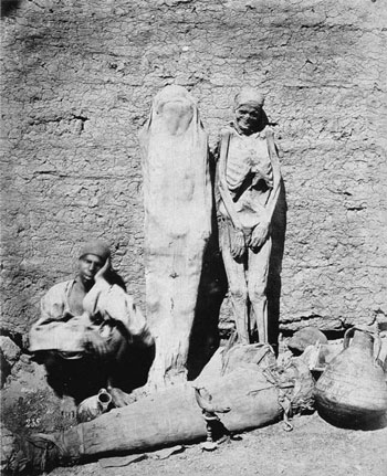 Picture 2 of Special brown color made from crushed Egyptian mummies