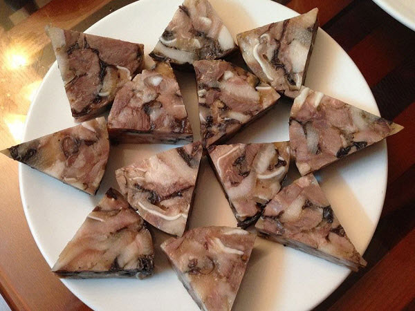 Picture 2 of Spring rolls on Tet holiday: Experts note diet to avoid 'bringing disease into the body'