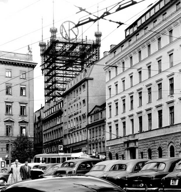 Stockholm telephone tower: 'Heaven la earth hammock' in the heart of Stockholm, Sweden Picture 10