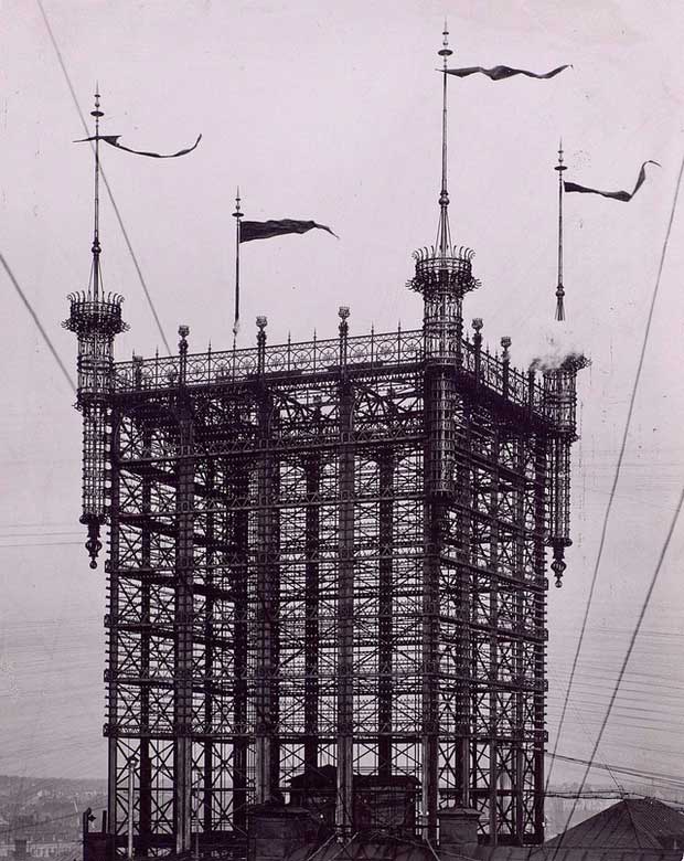 Stockholm telephone tower: 'Heaven la earth hammock' in the heart of Stockholm, Sweden Picture 5