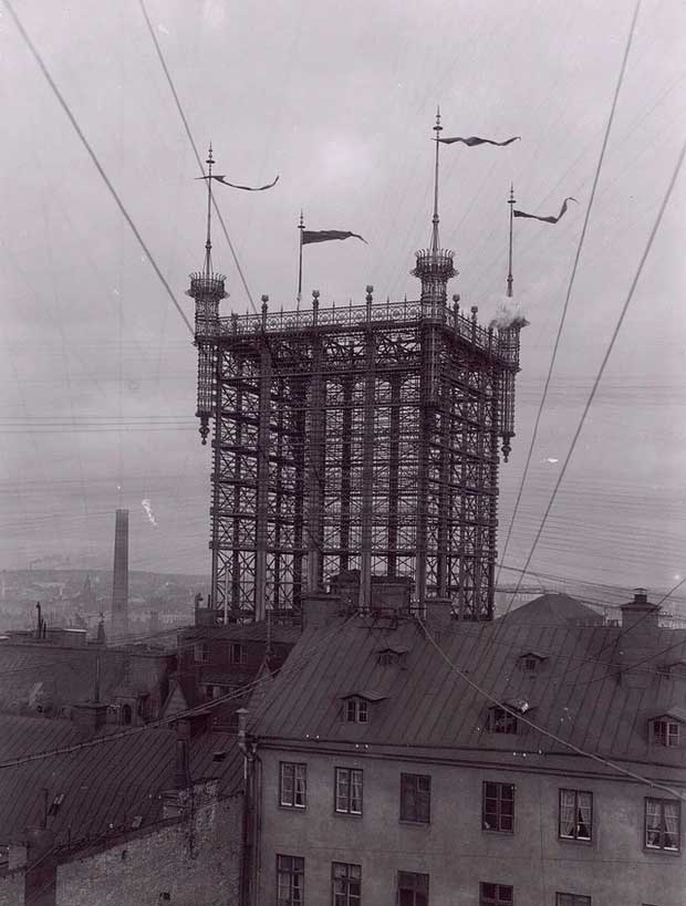 Stockholm telephone tower: 'Heaven la earth hammock' in the heart of Stockholm, Sweden Picture 6