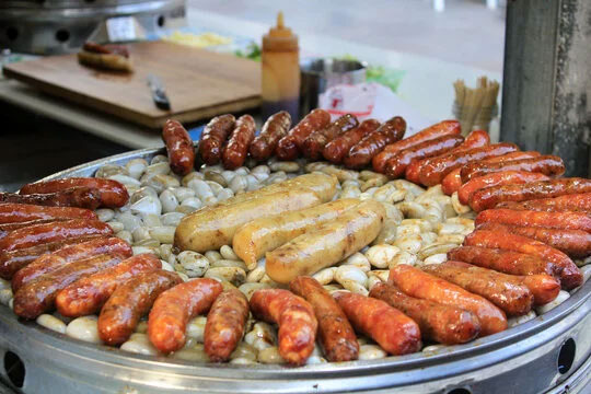 Stone-grilled sausage - the dish that is making young people 'crazy' - contains how many calories, what are the potential dangers of eating too much? Picture 5