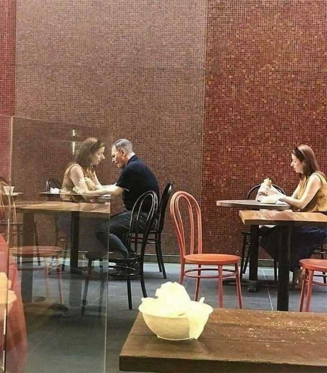 Strange moments are real but seem to be photoshopped Picture 13