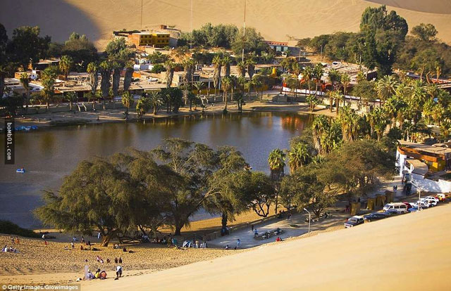 Picture 5 of Strange oasis in the heart of the desert: It doesn't rain all year round, but the temperature is only 25-30 degrees Celsius, there is a 'panacea' lake