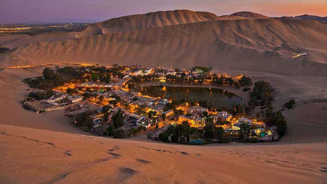 Picture 9 of Strange oasis in the heart of the desert: It doesn't rain all year round, but the temperature is only 25-30 degrees Celsius, there is a 'panacea' lake