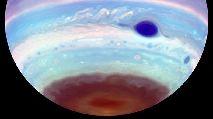 Picture 1 of Strange object the size of Earth appears on Jupiter