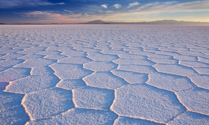 Picture 1 of Strange patterns on the world's largest salt flat