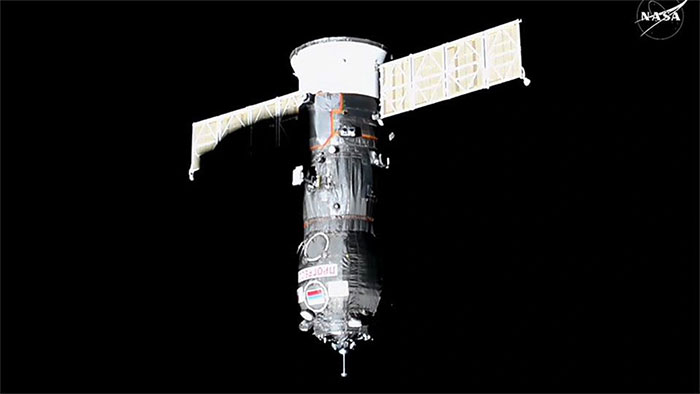 'Strange smell' detected on cargo spacecraft to ISS Picture 1
