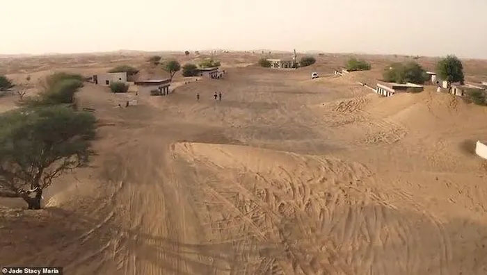 Picture 4 of Strange village in Dubai: Day appears, night disappears, confusing scientists