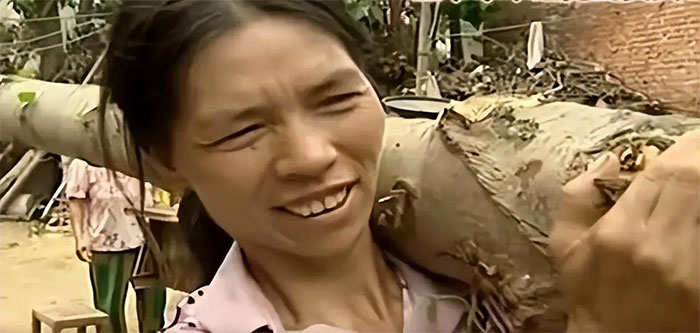 Picture 2 of Strange woman who hasn't slept for... 40 years