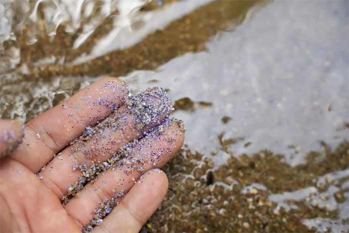 Picture 1 of Successfully manufactured cheap material to remove 99.8% of microplastics from water