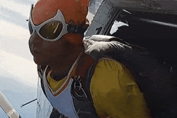 'Surfing in the sky', the man set a world record Picture 1