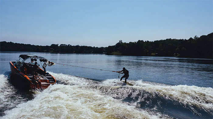 Surfing on the water like a god, what do you know about the history of water skiing? Picture 2