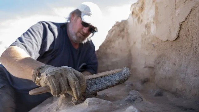 Picture 1 of Surprises at an 8,200-year-old campsite in America