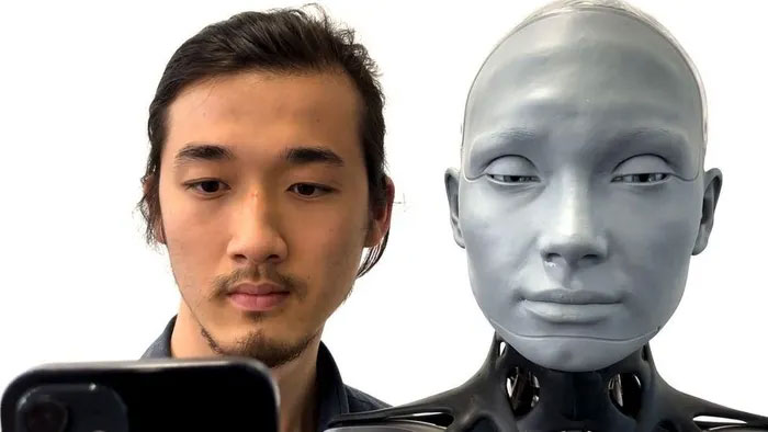 Picture 2 of Teaching a Robot to Blink Could Get the World's Attention