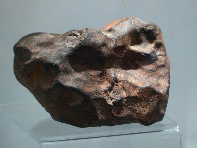 Picture 1 of The alien object that fell on France could turn the world's history upside down