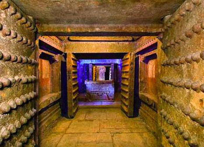 Picture 3 of The ancient tombs were all sealed from the inside, how did the last worker escape?