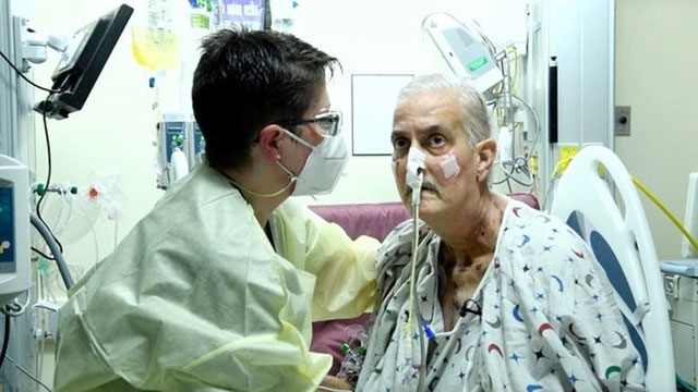 The cause of the death of the first man in the world who received a pig heart transplant has been found Picture 1