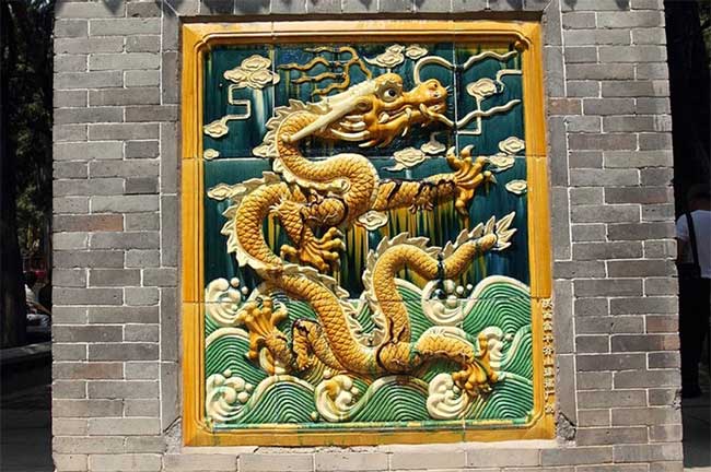Picture 4 of The Difference Between the East and the West of Dragons