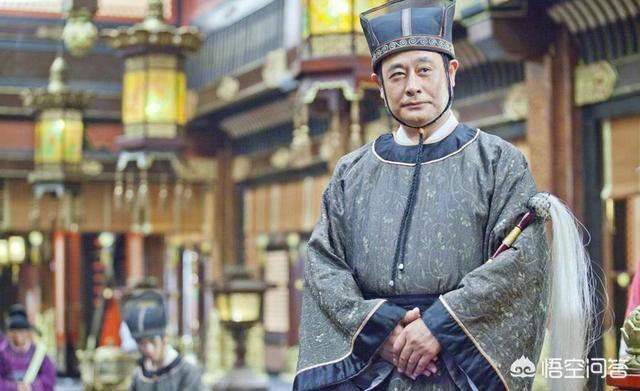Picture 2 of The eunuchs in the palace often carry a bamboo stick - What is its use?