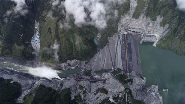 Picture 10 of The facts about the Mesopotamian super hydroelectric power plant: built on the cliff, the second tallest in the world