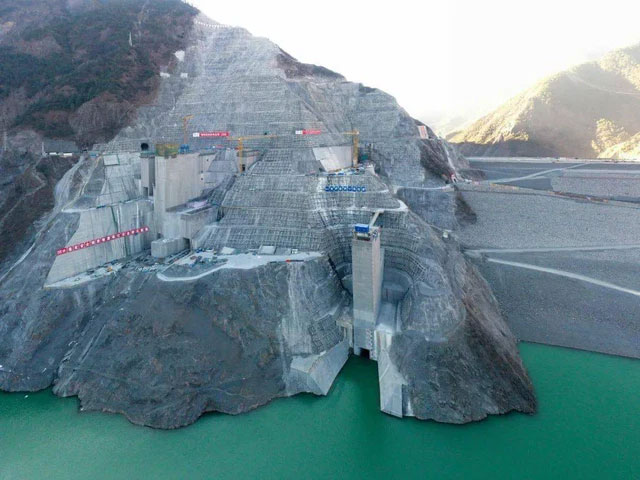Picture 6 of The facts about the Mesopotamian super hydroelectric power plant: built on the cliff, the second tallest in the world