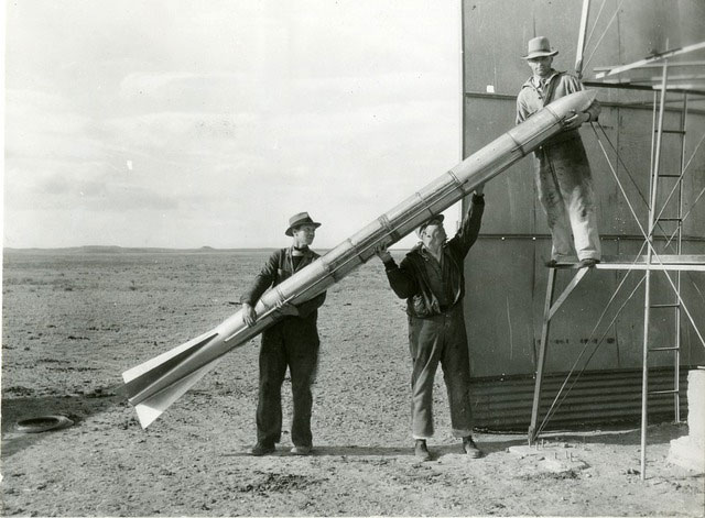 The father of modern rocketry believes that clouds are a race of parasitic aliens causing trouble for humanity Picture 4