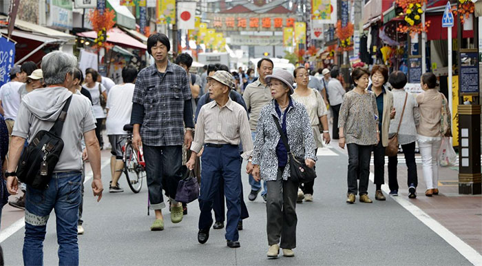 Picture 2 of The habits of people in the three countries with the longest lives in the world, Vietnamese people also do it but not often