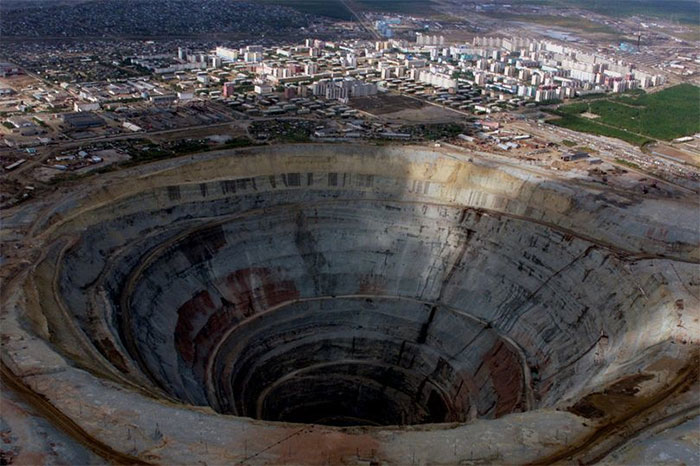 The huge diamond mine is deep, sucking everything that flies past it including helicopters, small planes Picture 3