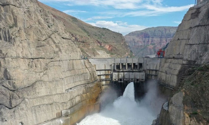 Picture 1 of The hydroelectric dam is one and a half times taller than the Three Gorges Dam coming into operation