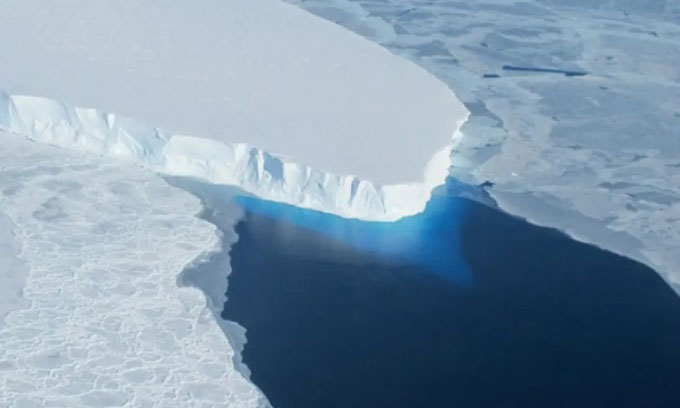 The idea of ​​​​creating a 100km long curtain to prevent glaciers from melting Picture 1