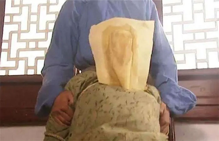 Picture 3 of The Imperial Concubine - A punishment with just a piece of paper but the brutality is no less than being executed by slicing