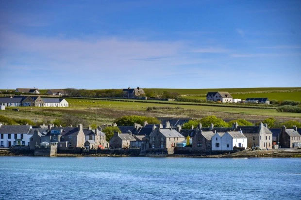 The islands are as beautiful as poetry, but you have to 'thank' people, just bring your suitcase and move in, you will immediately receive 1.5 billion VND Picture 3