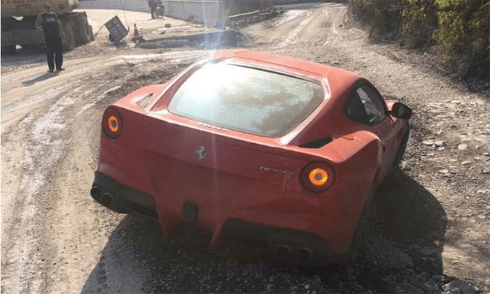 The land that specializes in 'swallowing' cars in China: Many people have to sadly leave their cars behind, even if they are given money, no one will come to take them back Picture 2