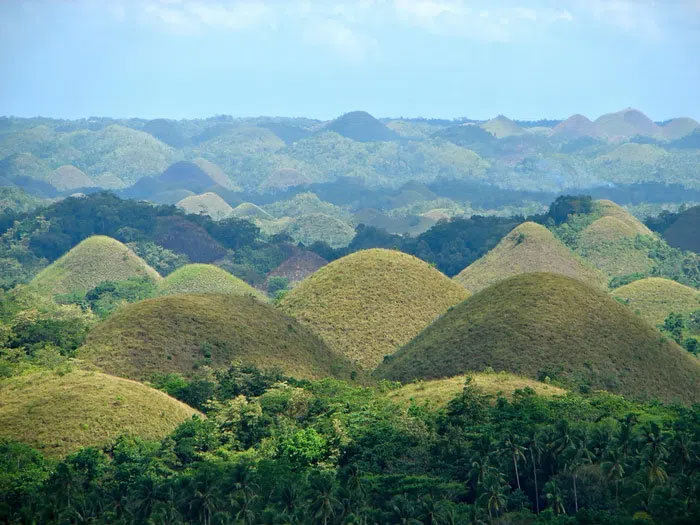 Picture 3 of The legend of the unique Chocolate Hills in the world, thought only on another planet