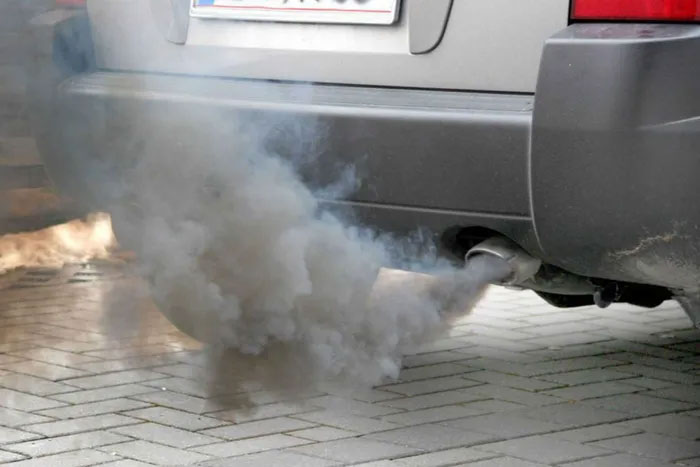 Picture 1 of The level of toxicity that many people do not know when driving cars today