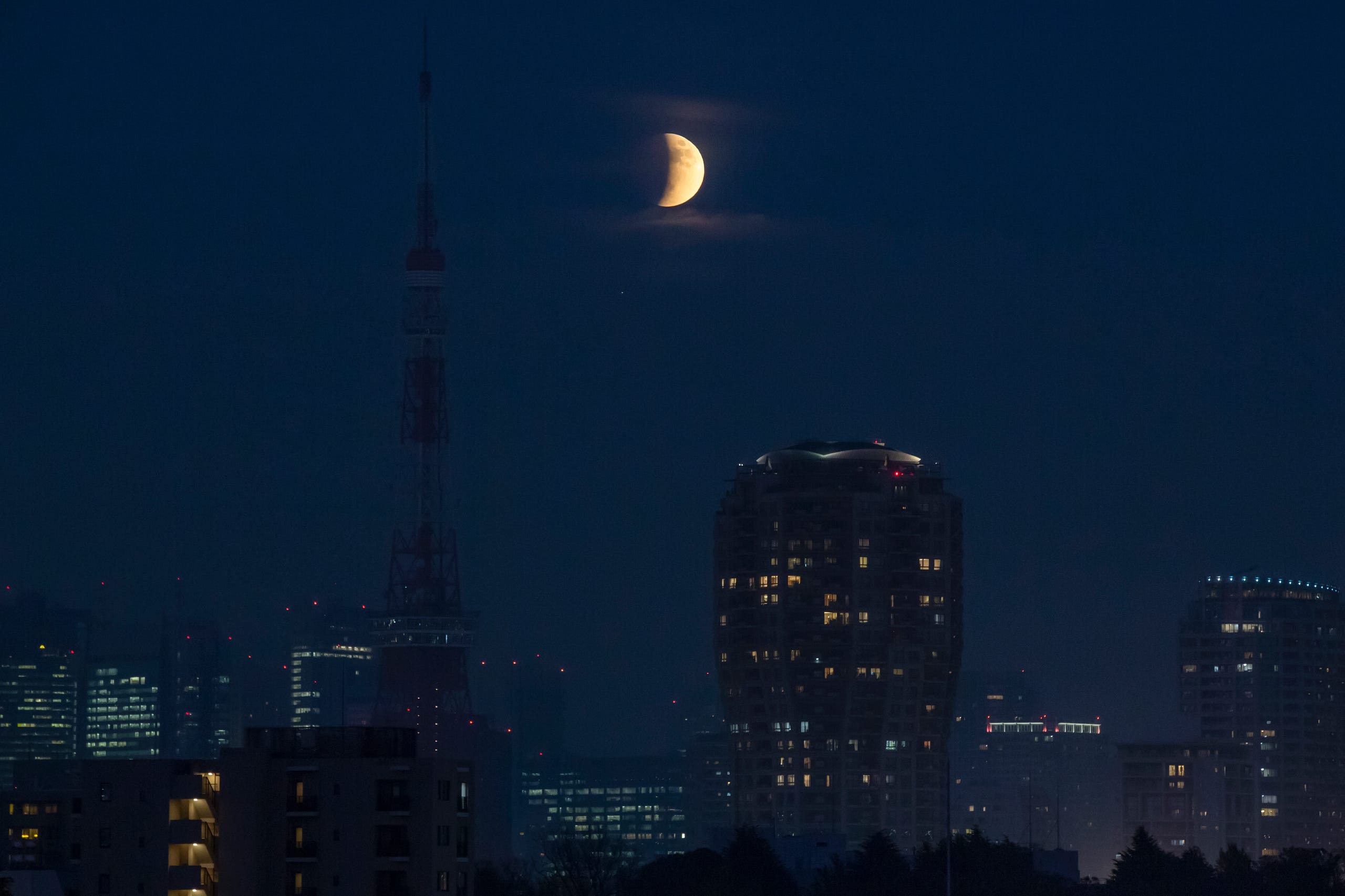 The longest series of photos of the 'blood moon' in 580 years around the world Picture 6
