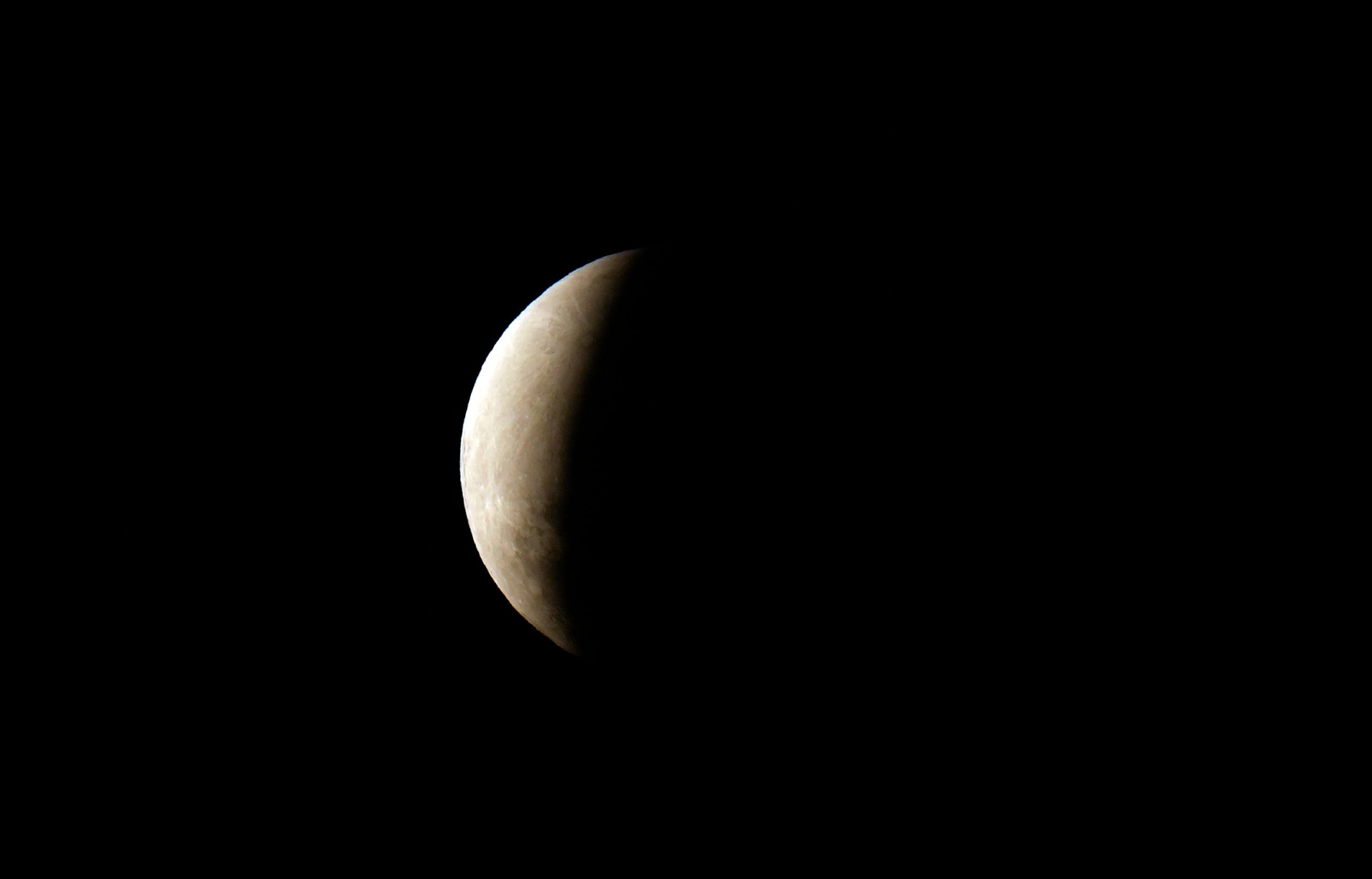 The longest series of photos of the 'blood moon' in 580 years around the world Picture 9